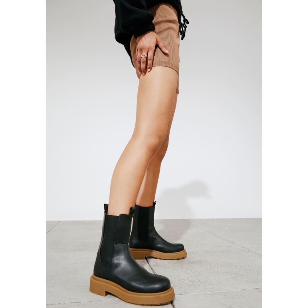 H&M Platform Chelsea Boot - Picture 3 of 16